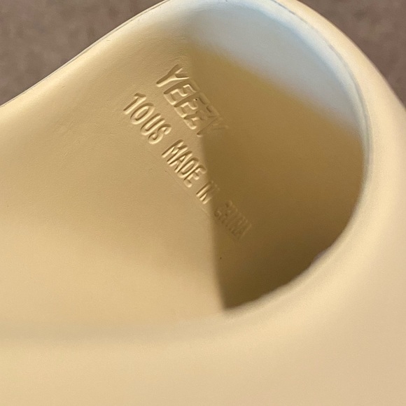yeezy slides - Picture 6 of 6